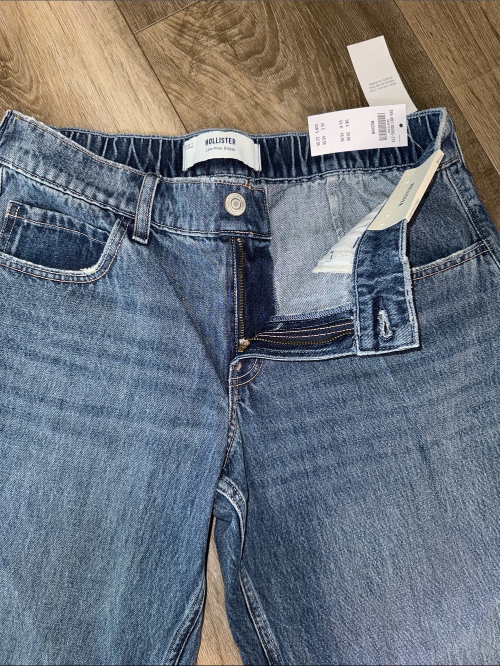 Hollister Low Rise Baggy Wide Leg Jeans - Picture 6 of 14